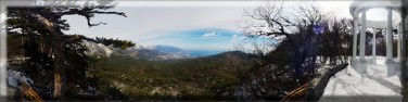 Jalta - vhled ze Stbrn besdky na cest na horu Ai-Petri.